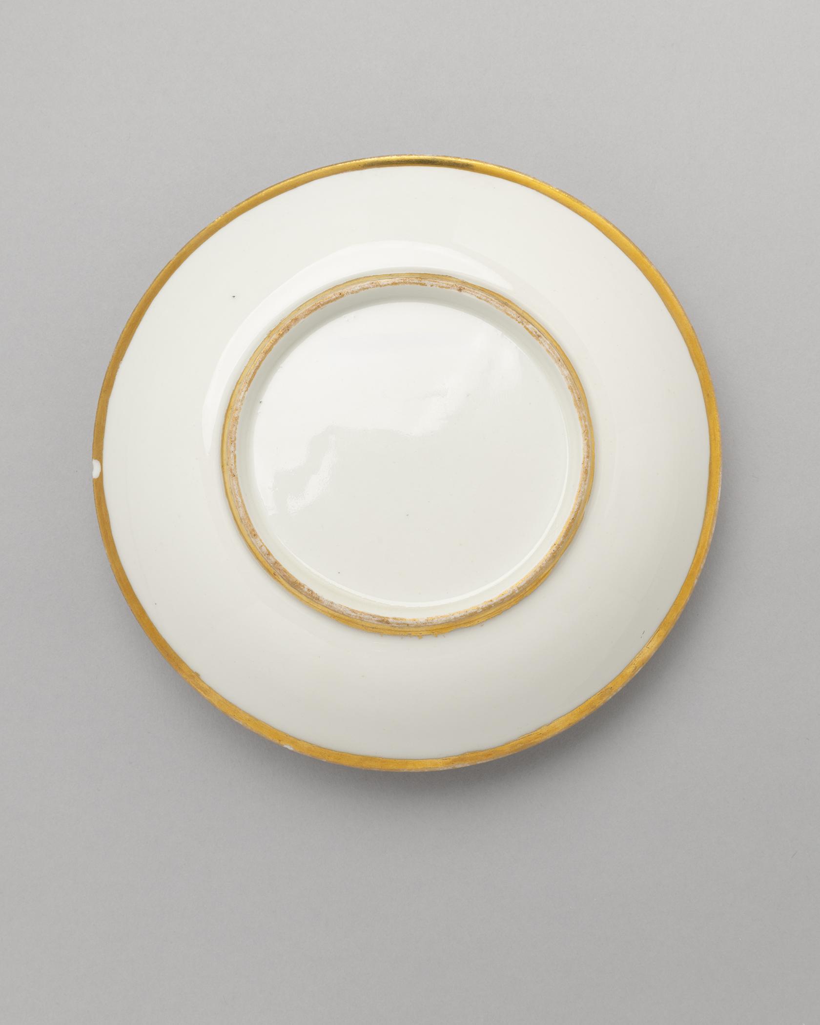 2024.0008 Saucer, detail 2
