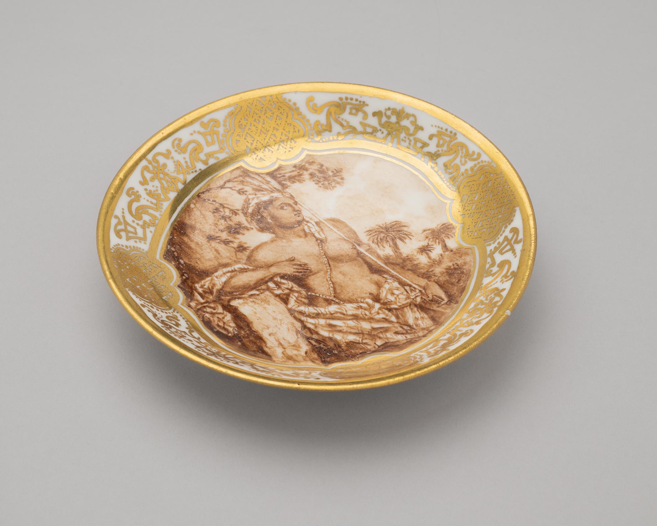 2024.0008 Saucer, detail 3