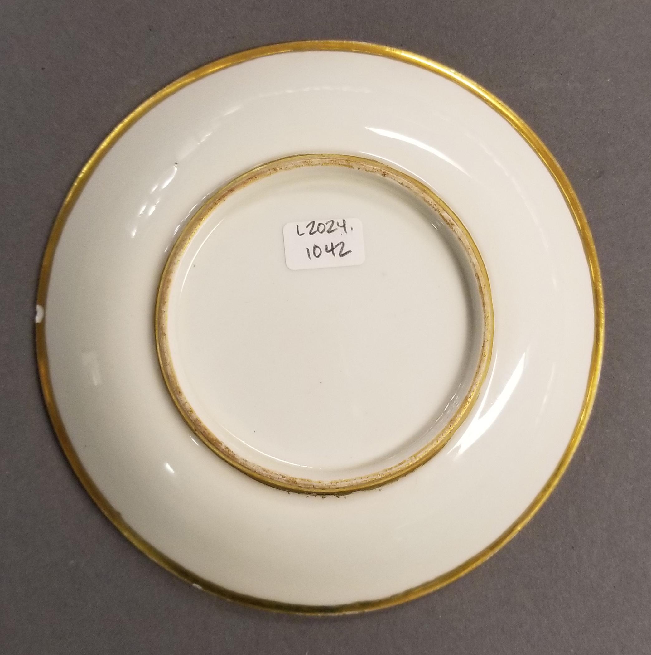 2024.0008 Saucer underside