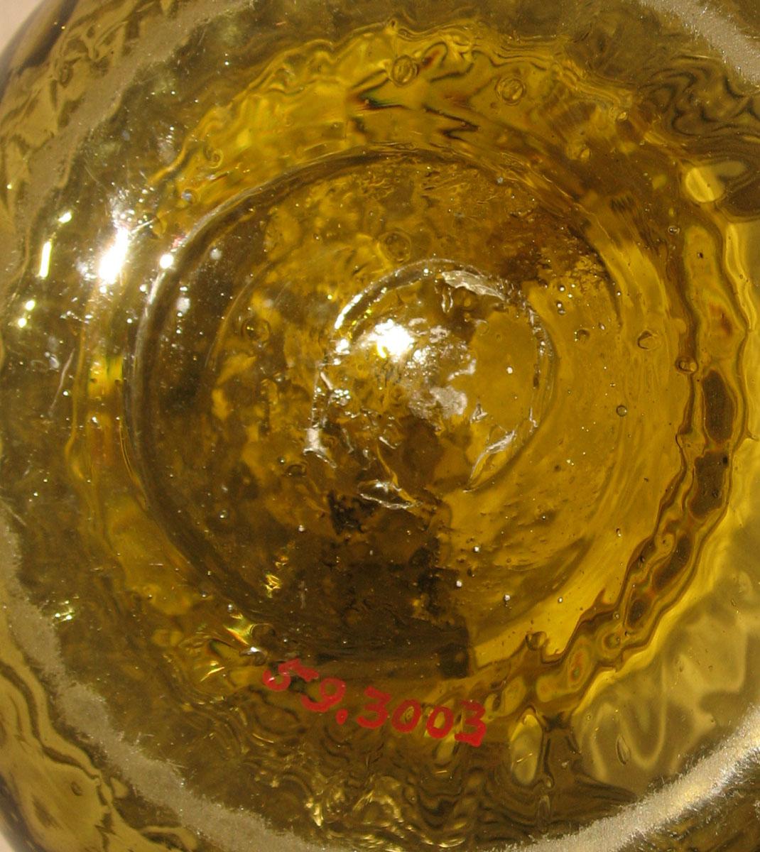 1959.3003 Glass Vase (underside)