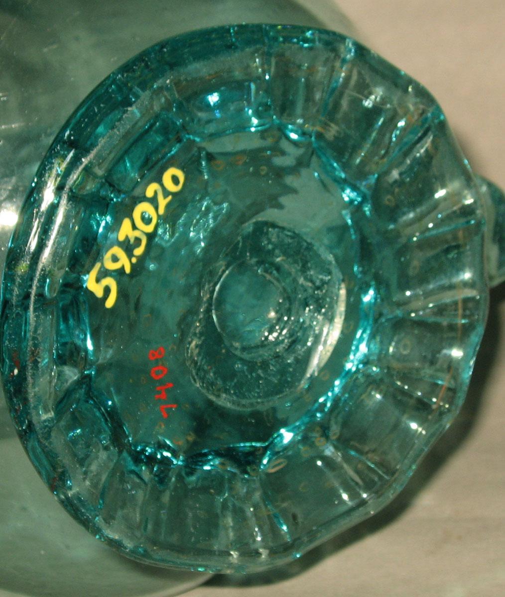 1959.3020 Glass jug (underside)