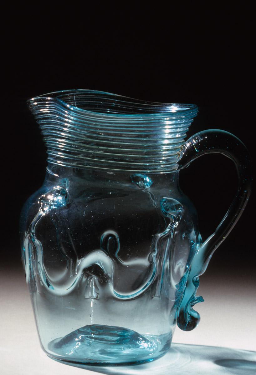 1959.3024 Glass jug