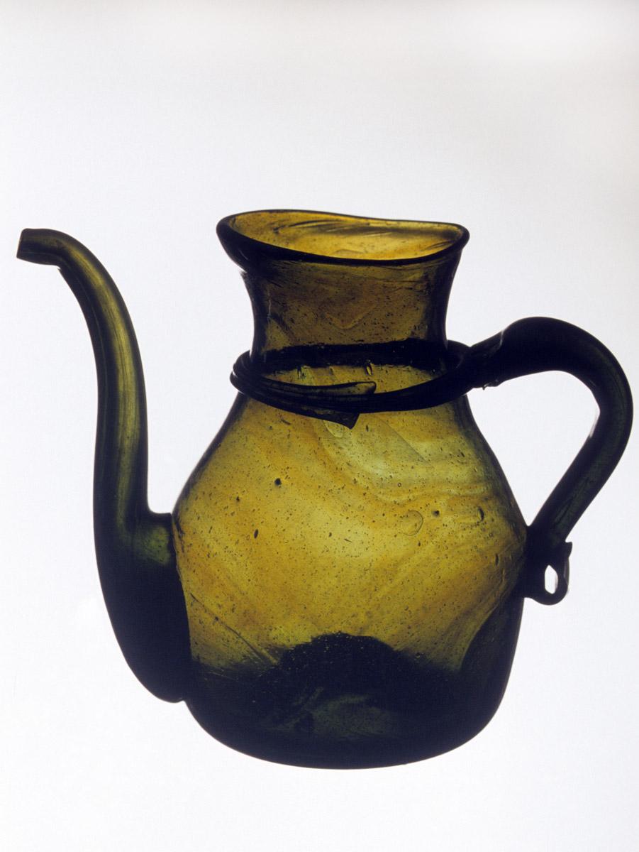 1959.3029 Glass jug
