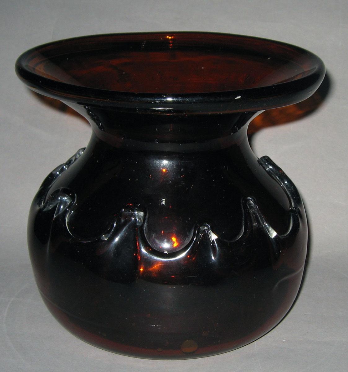1959.3030 Amber glass spittoon