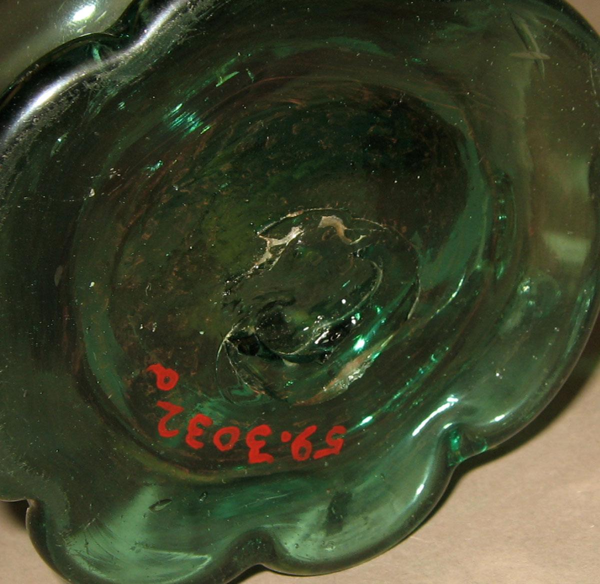 1959.3032 A Glass sugar bowl