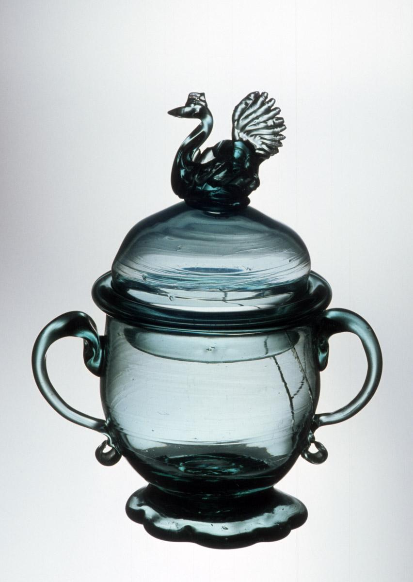 1959.3032 A, B Glass sugar bowl and cover (view 2)