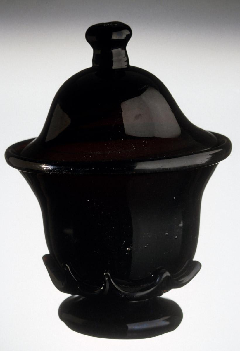1959.3042 A, B Glass sugar bowl
