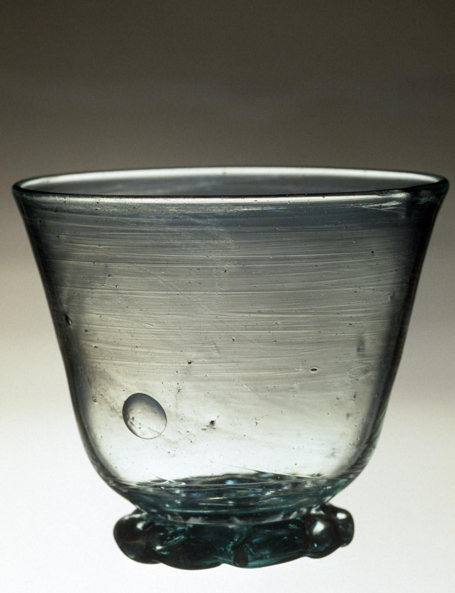 1959.3048 Glass bowl