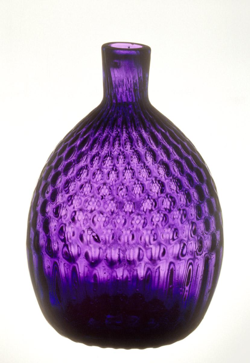 1959.3081 Flask, view 2