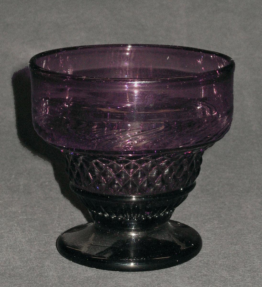 1959.3094 Glass salt