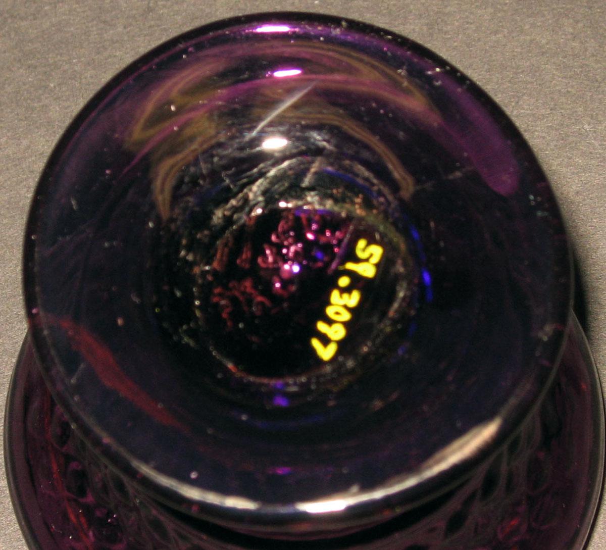 1959.3097 Glass salt (underside)