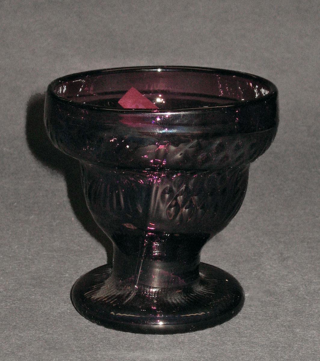 1959.3103 Glass salt
