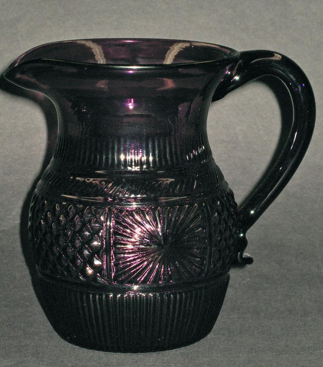 1959.3105 Glass jug