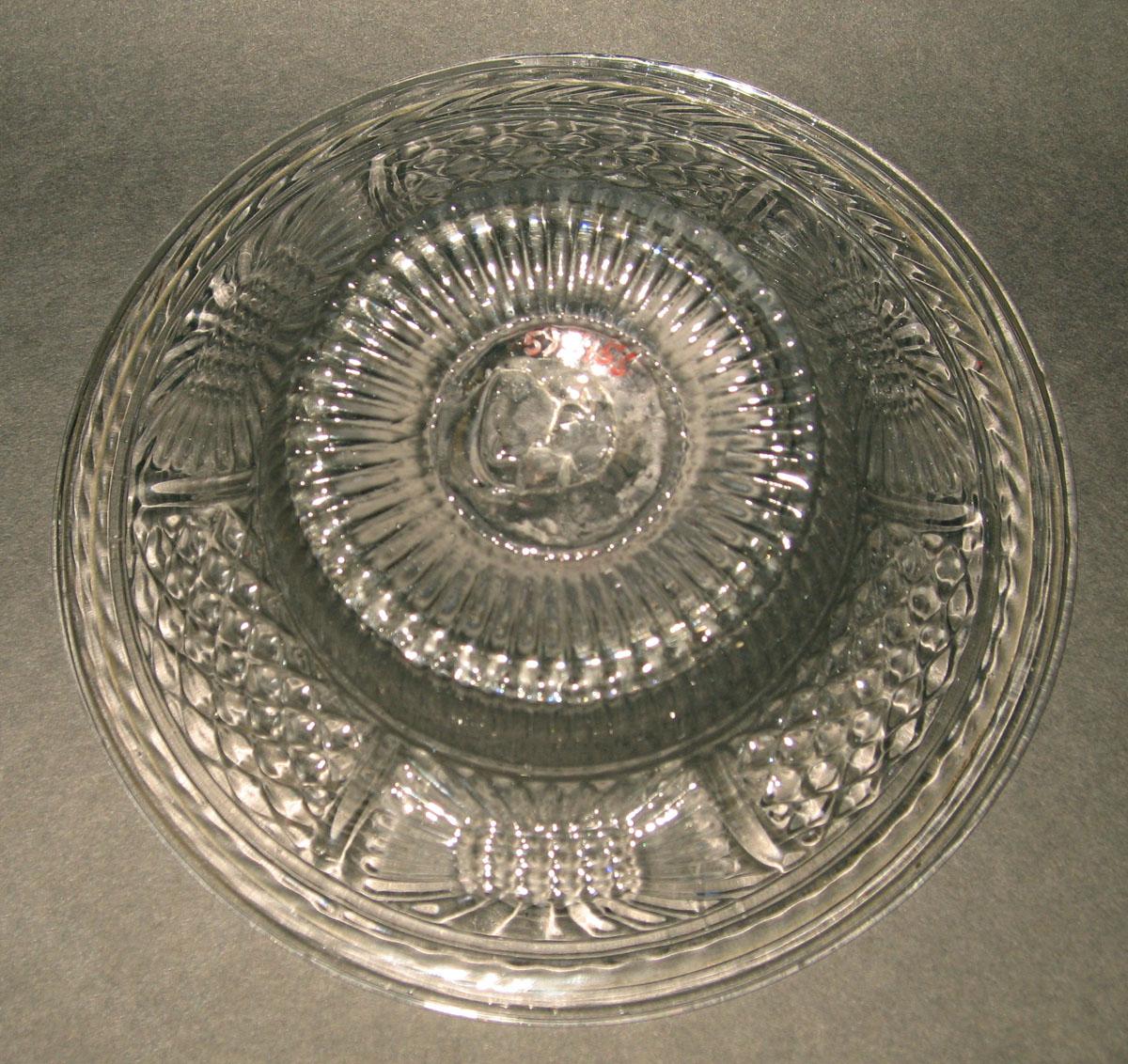1959.3156 Glass dish (underside)