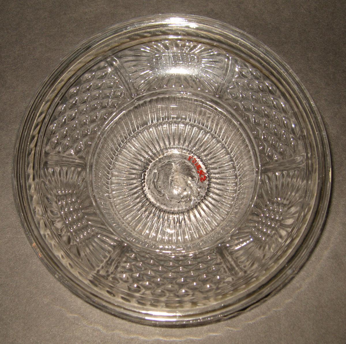 1959.3157 Glass dish (top)