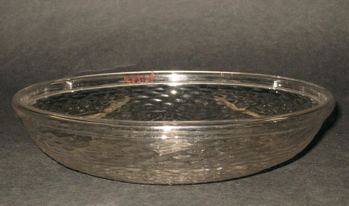 1959.3158 Glass dish (profile)