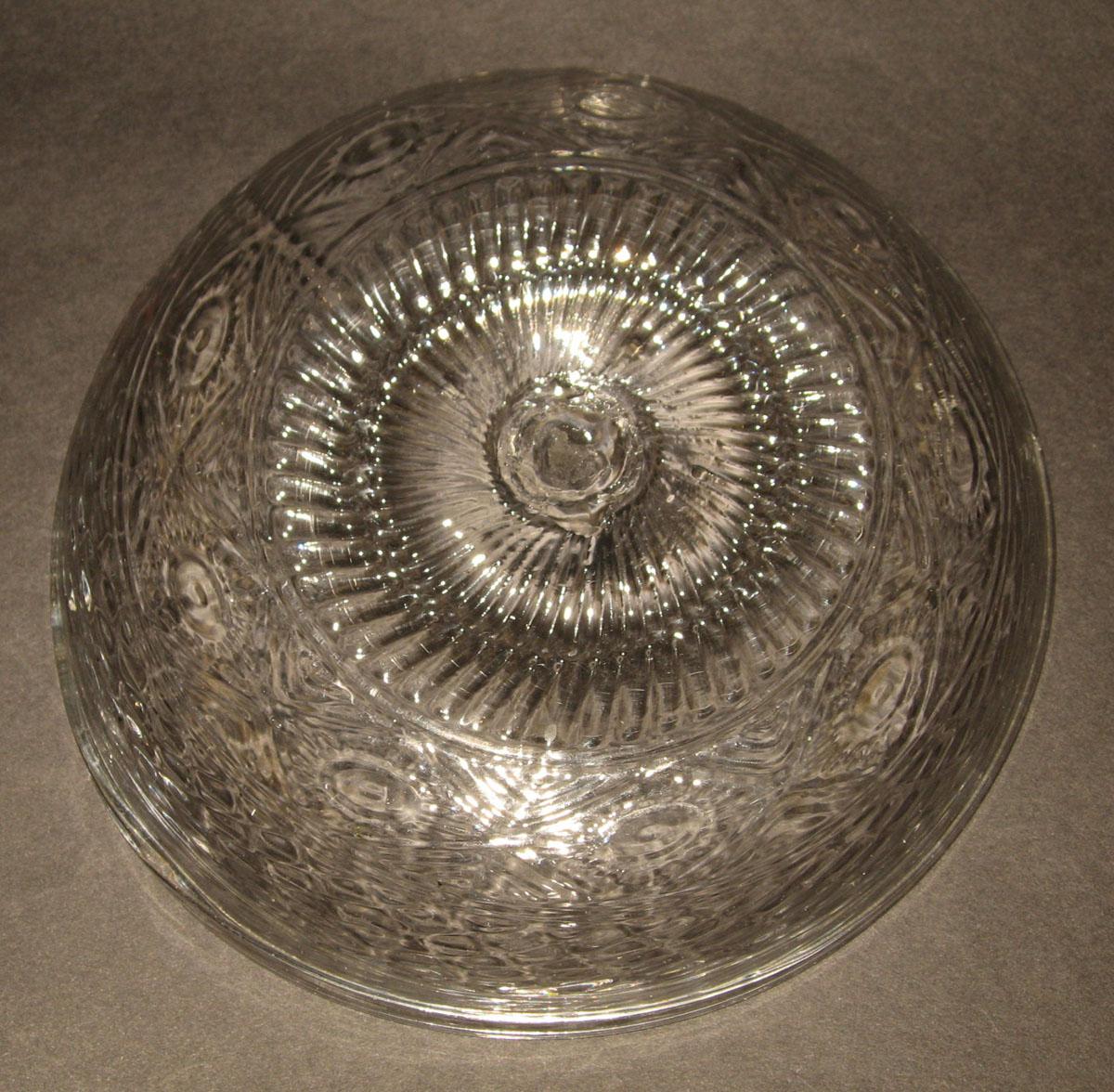 1959.3159 Glass dish (underside)