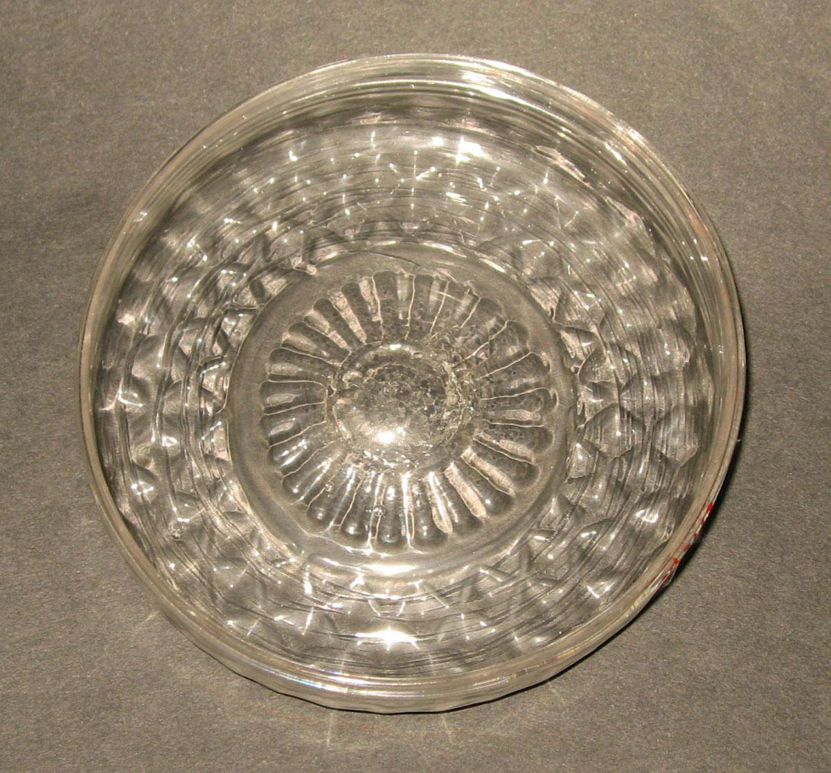 1959.3163 Glass dish (interior)