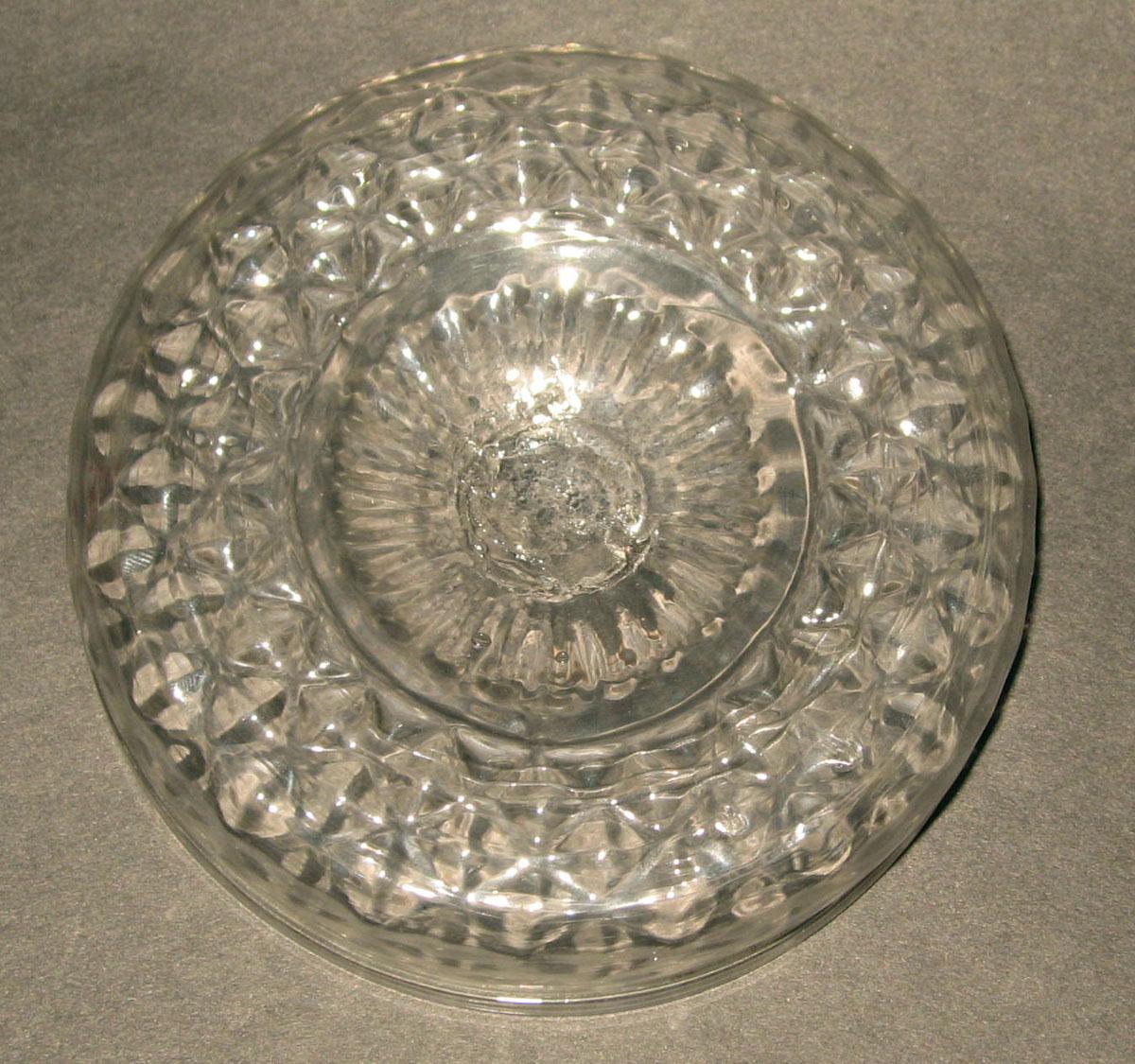 1959.3163 Glass dish (underside)