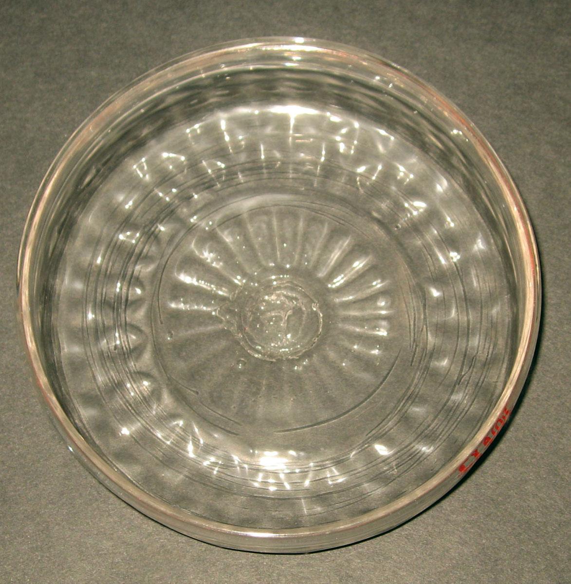 1959.3165 Glass dish (interior)
