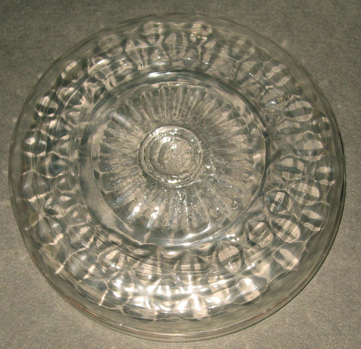 1959.3165 Glass dish (underside)