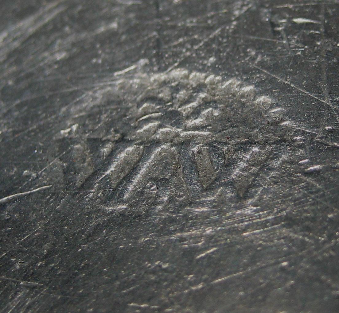 1952.0010 Plate (mark, detail)