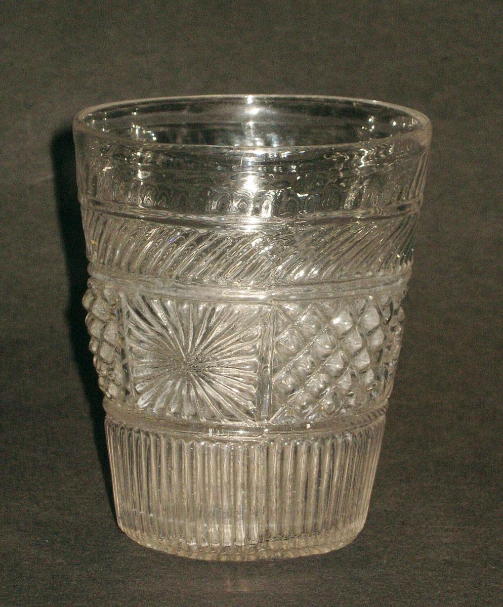 1959.3181 Glass tumbler