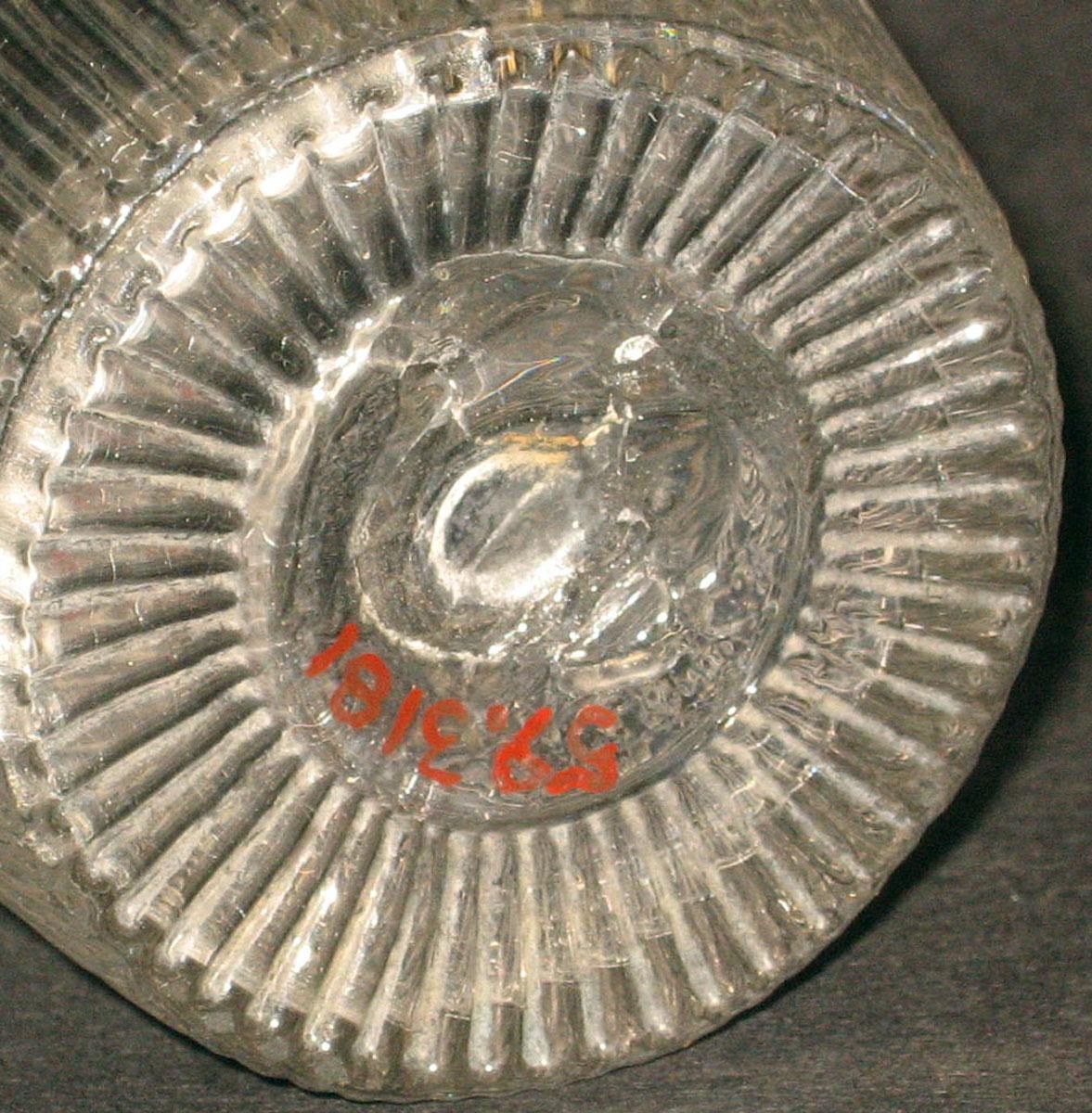1959.3181 Glass tumbler (underside)