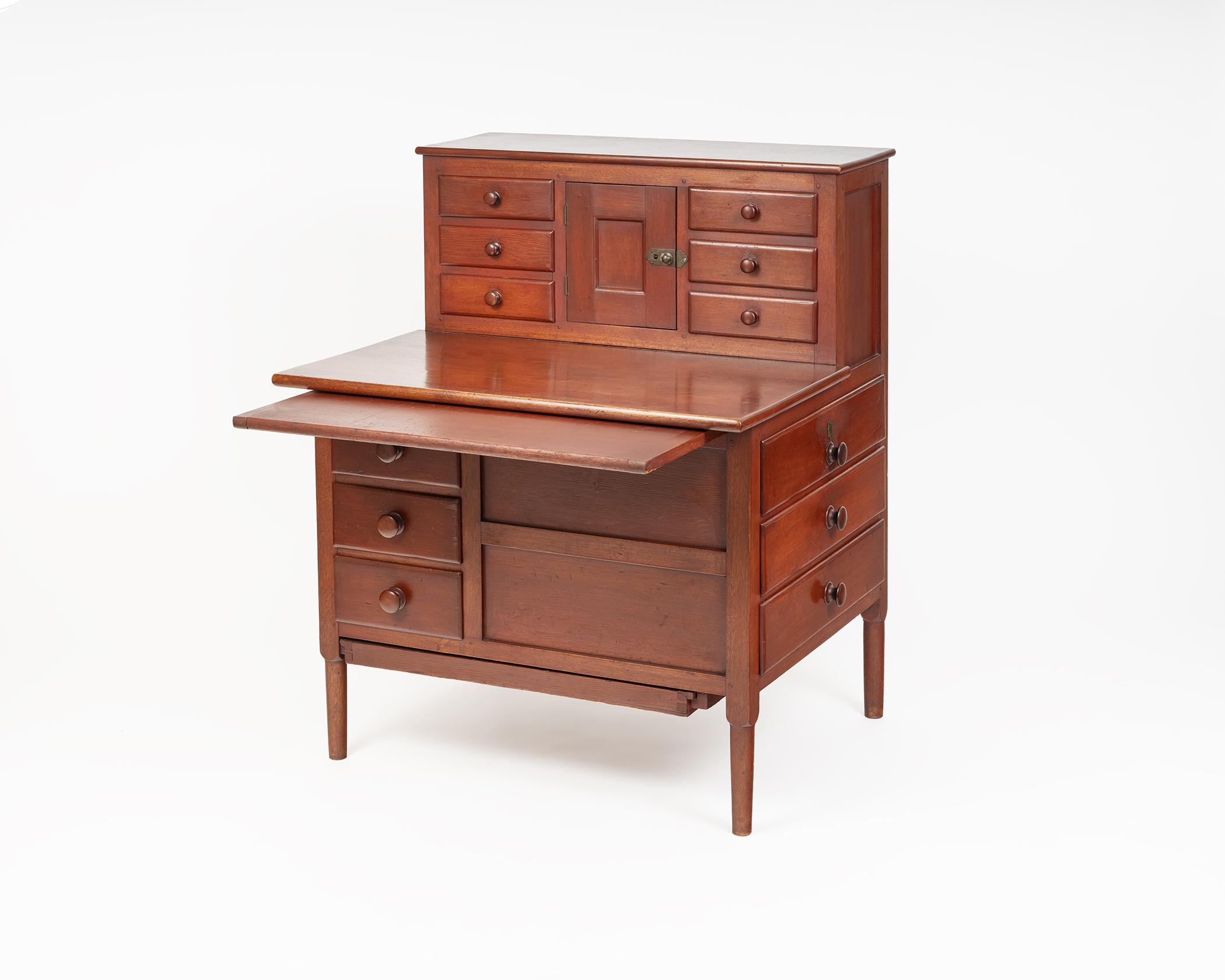 2026.0004.001 Desk, sewing table, view 9