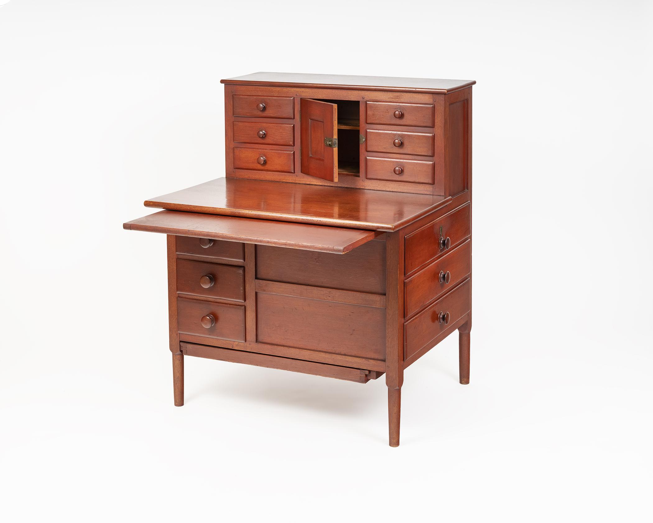 2026.0004.001 Desk, sewing table, view 10