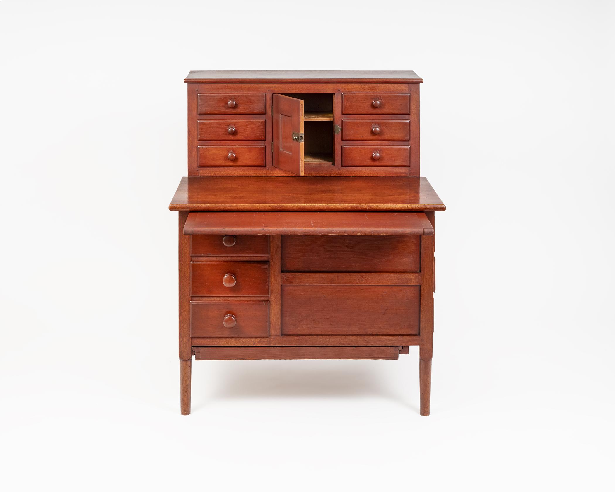 2026.0004.001 Desk, sewing table, view 2