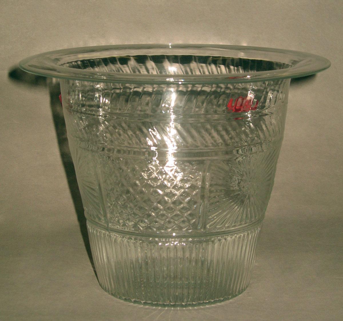 1959.3187 Glass vase