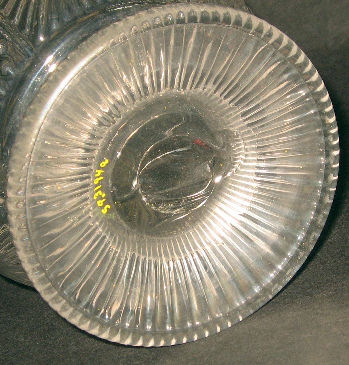 1959.3194 A Glass decanter (underside)