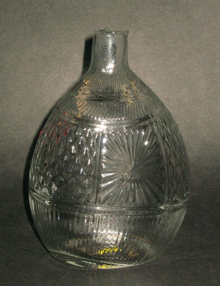 1959.3198 Glass flask