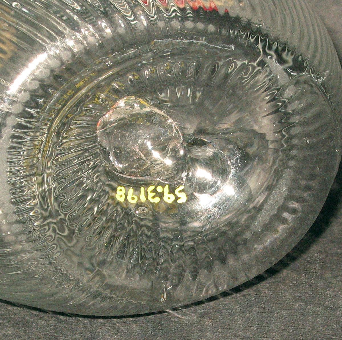 1959.3198 Glass flask (underside)