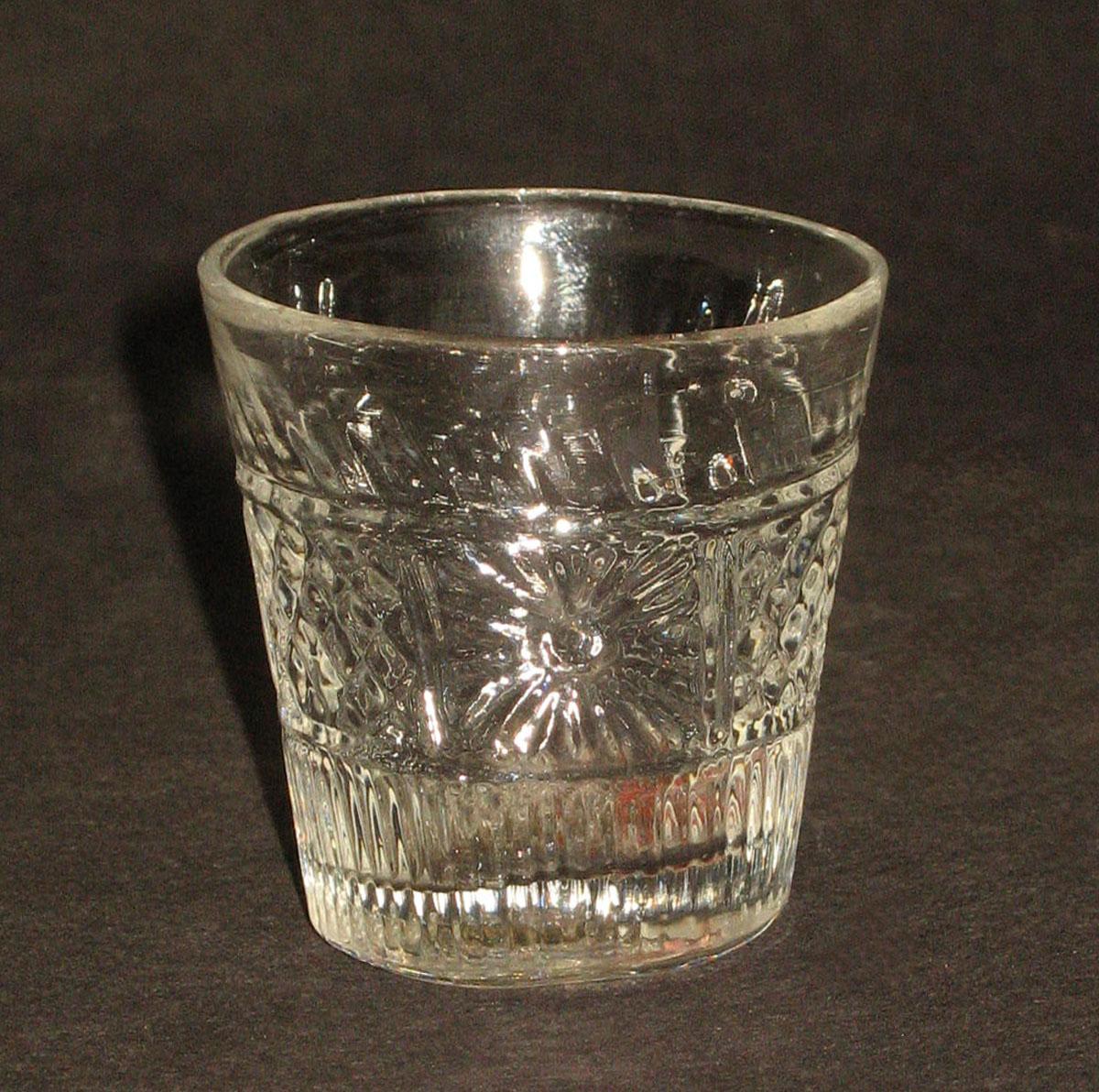 1959.3205 Glass tumbler