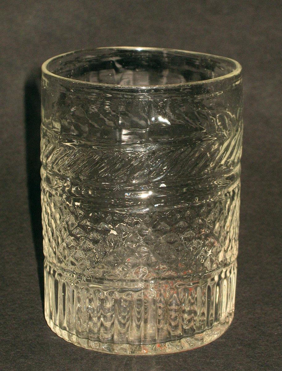 1959.3208 Glass tumbler