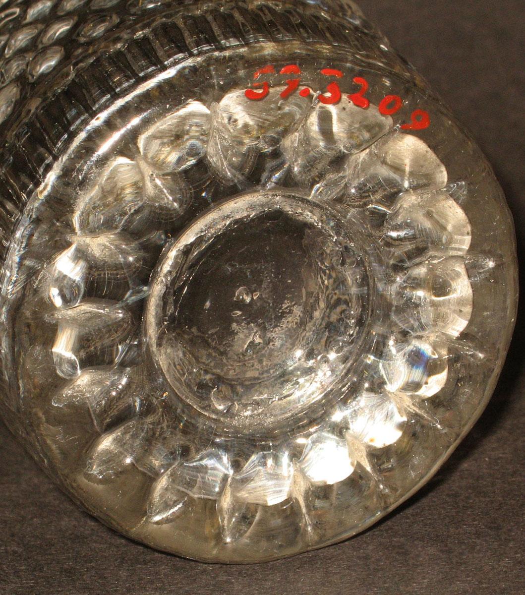 1959.3209 Glass tumbler (underside)
