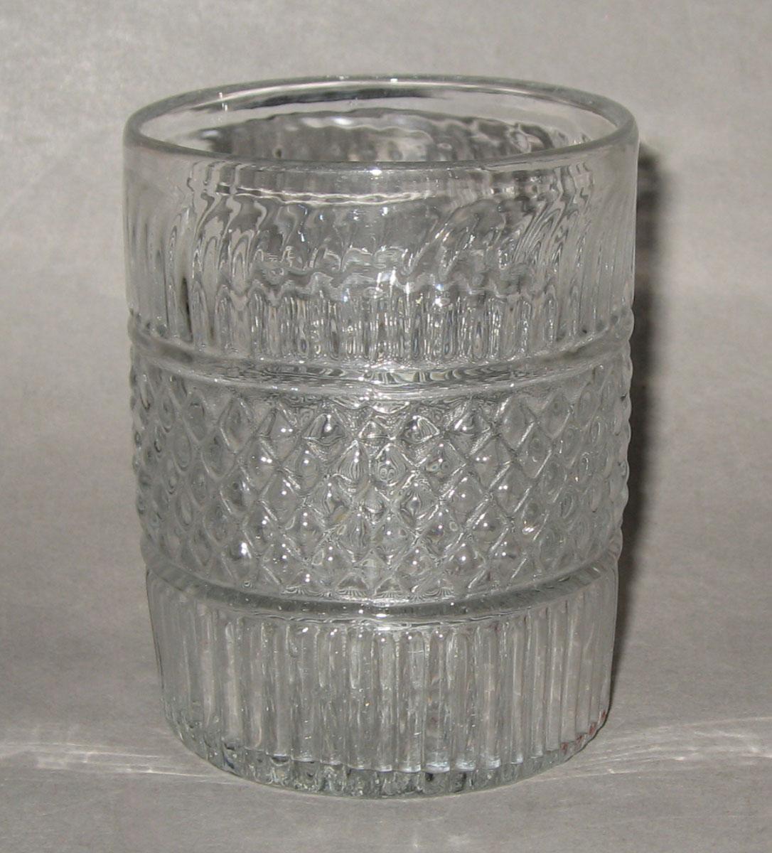 1959.3212 Glass tumbler