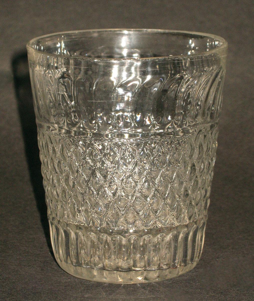 1959.3214 Glass tumbler