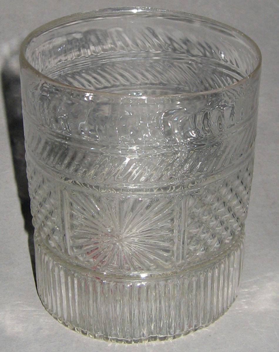 1959.3253 Colorless glass tumbler