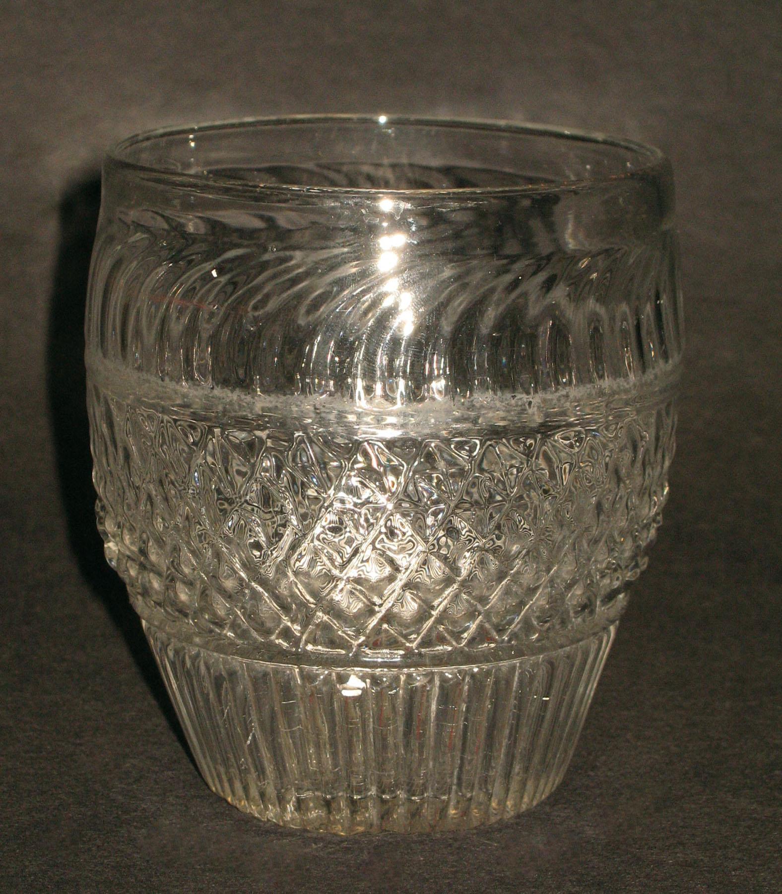 1959.3254 Glass tumbler