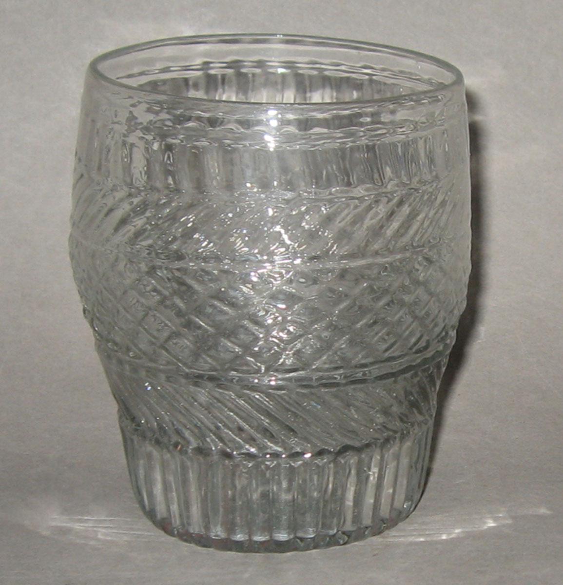 1959.3256 Glass tumbler