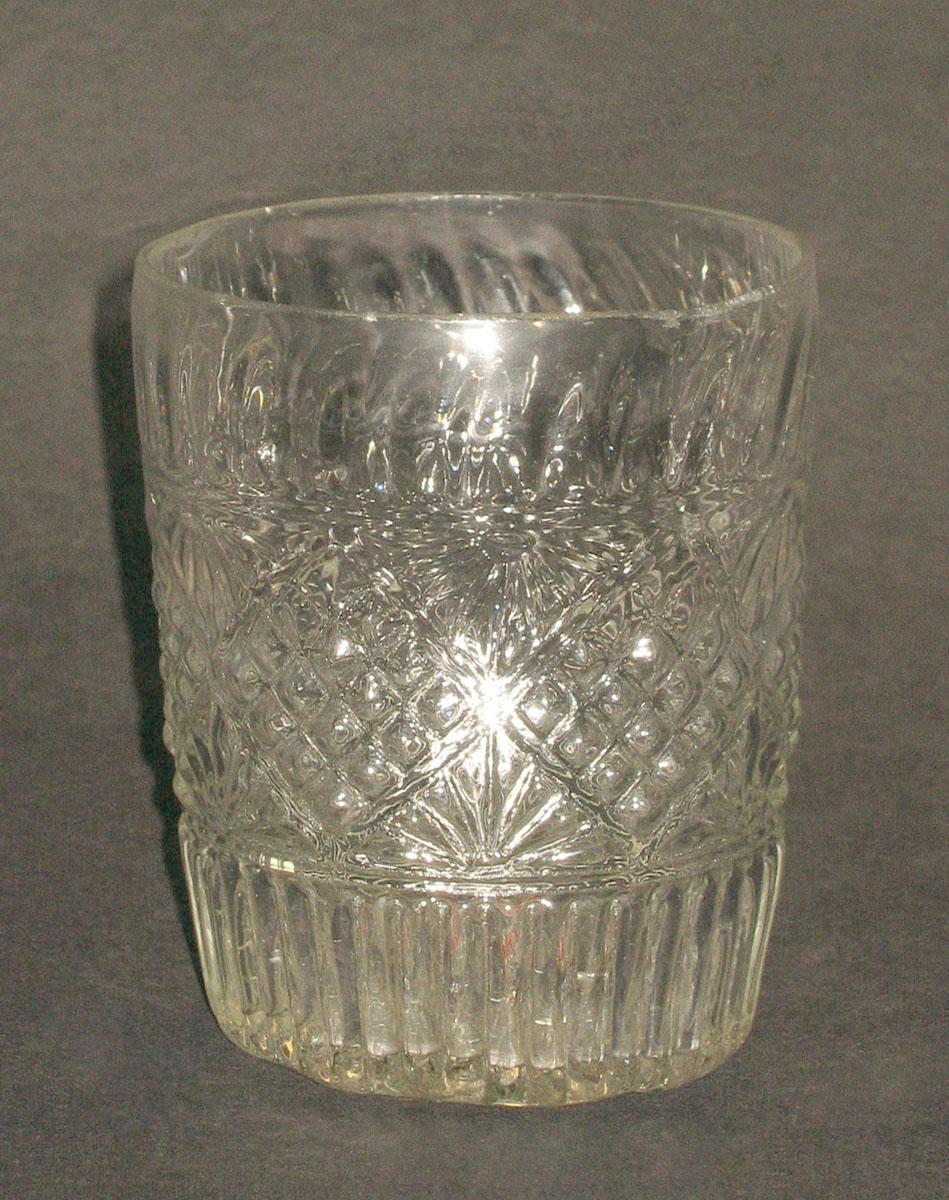 1959.3269 Glass tumbler