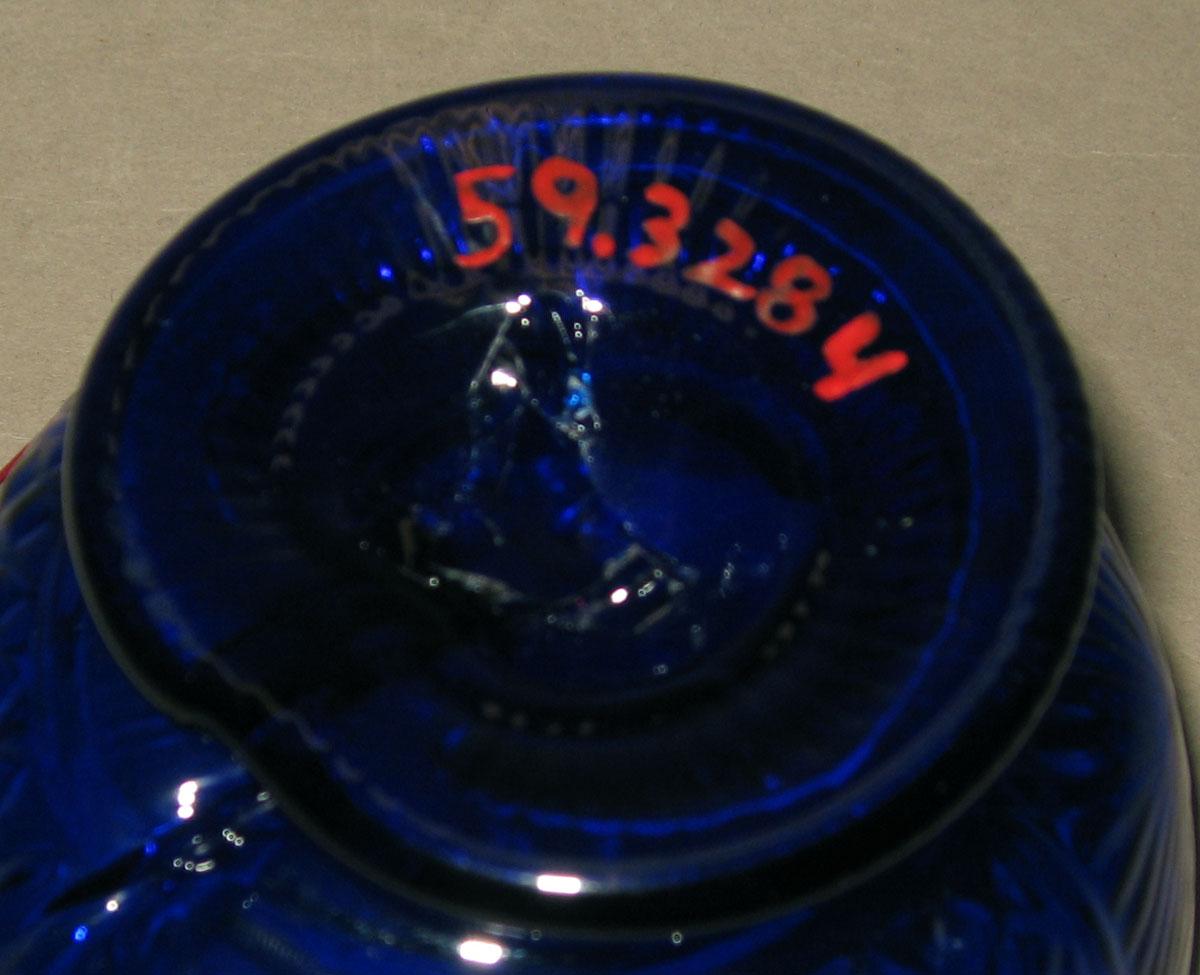 1959.3284 Glass bowl (underside)