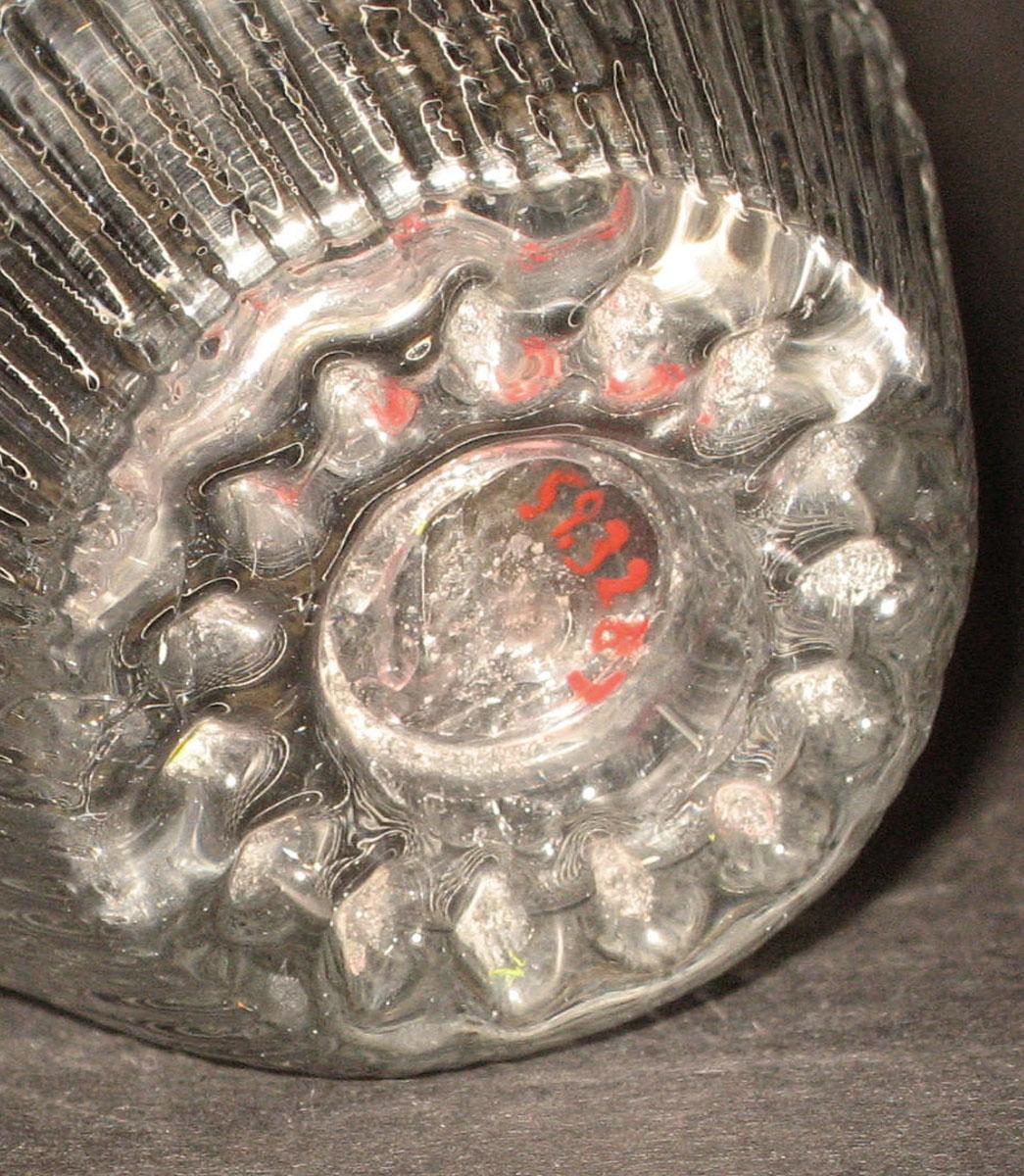 1959.3287 Glass tumbler (underside)