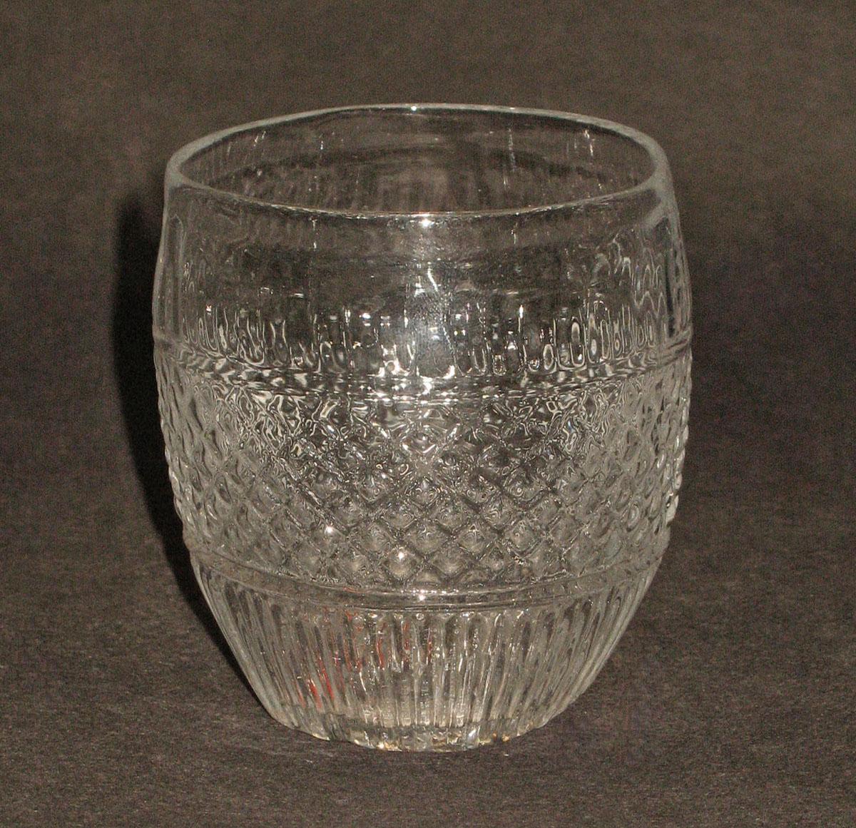 1959.3288 Glass tumbler