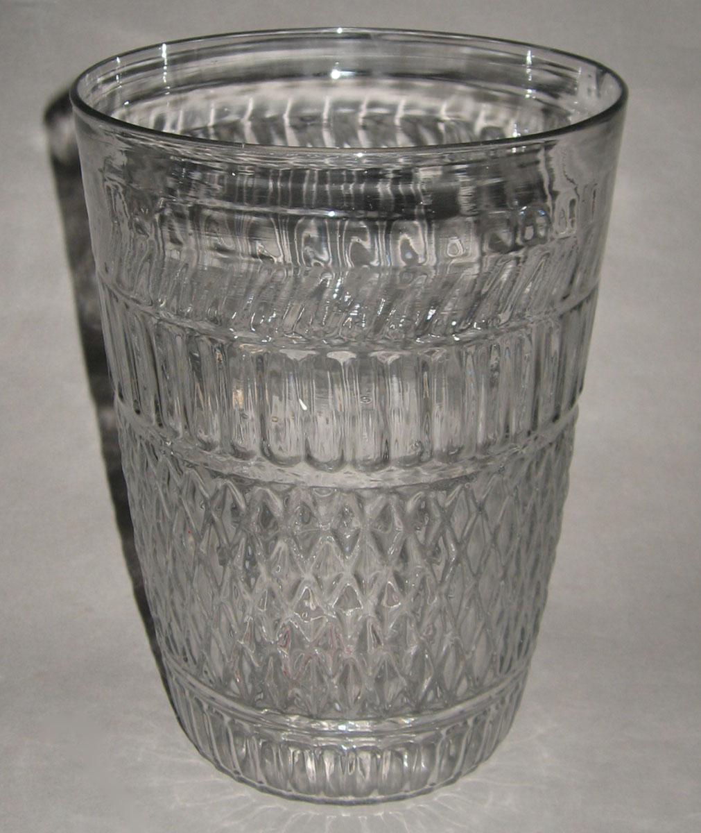 1959.3293 Lead glass tumbler