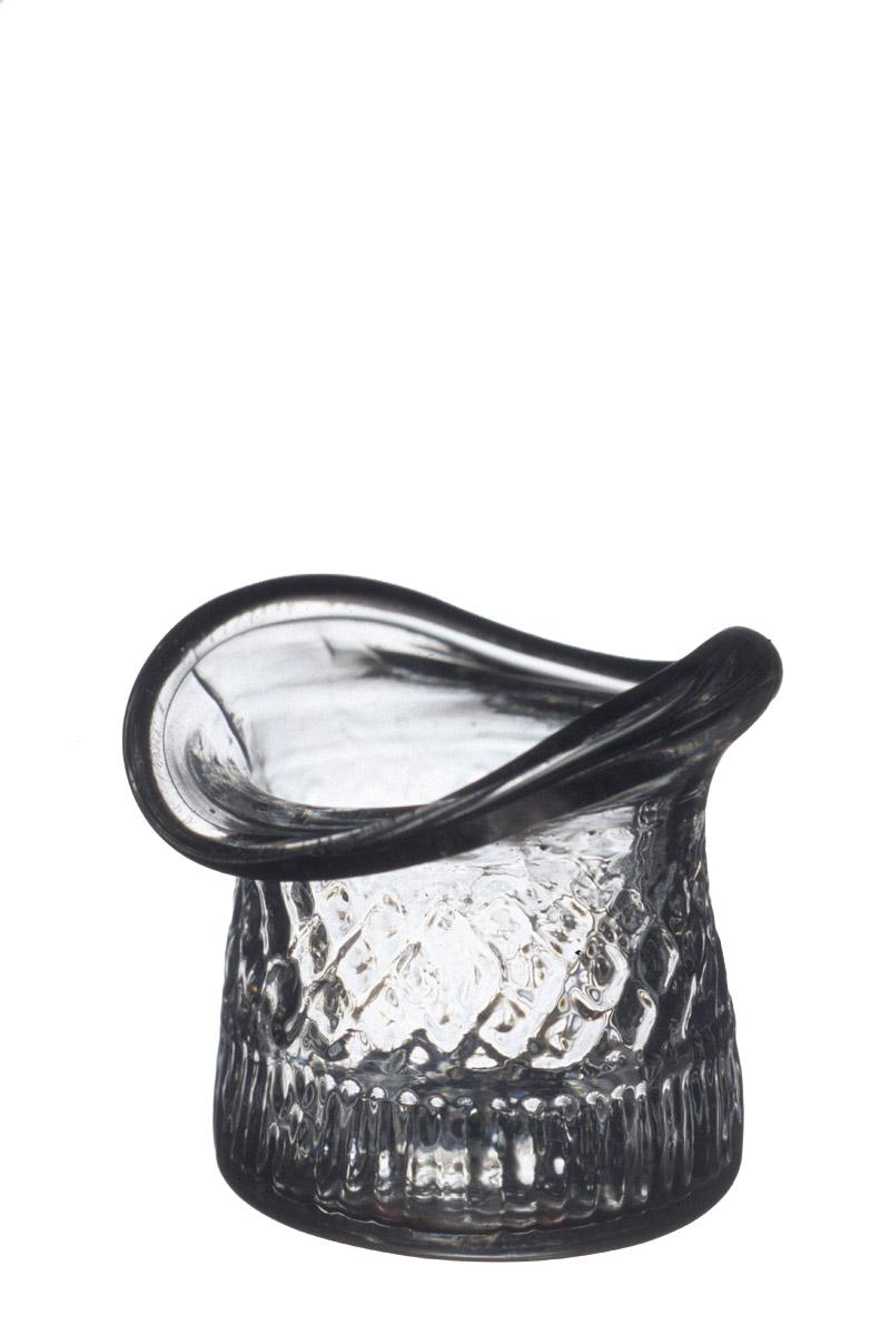 1959.3298 Glass salt