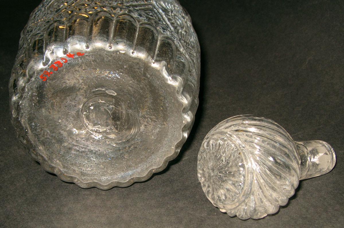 1959.3304 A, B Glass tumbler (underside)